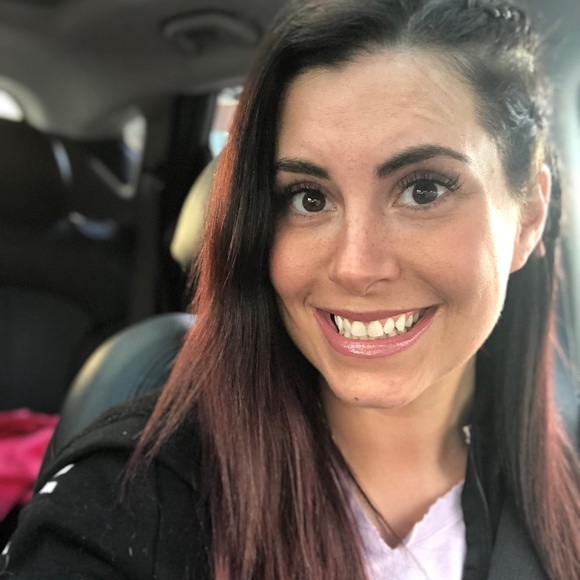 Meet your Posher, Emily rose - Picture 4 of 4